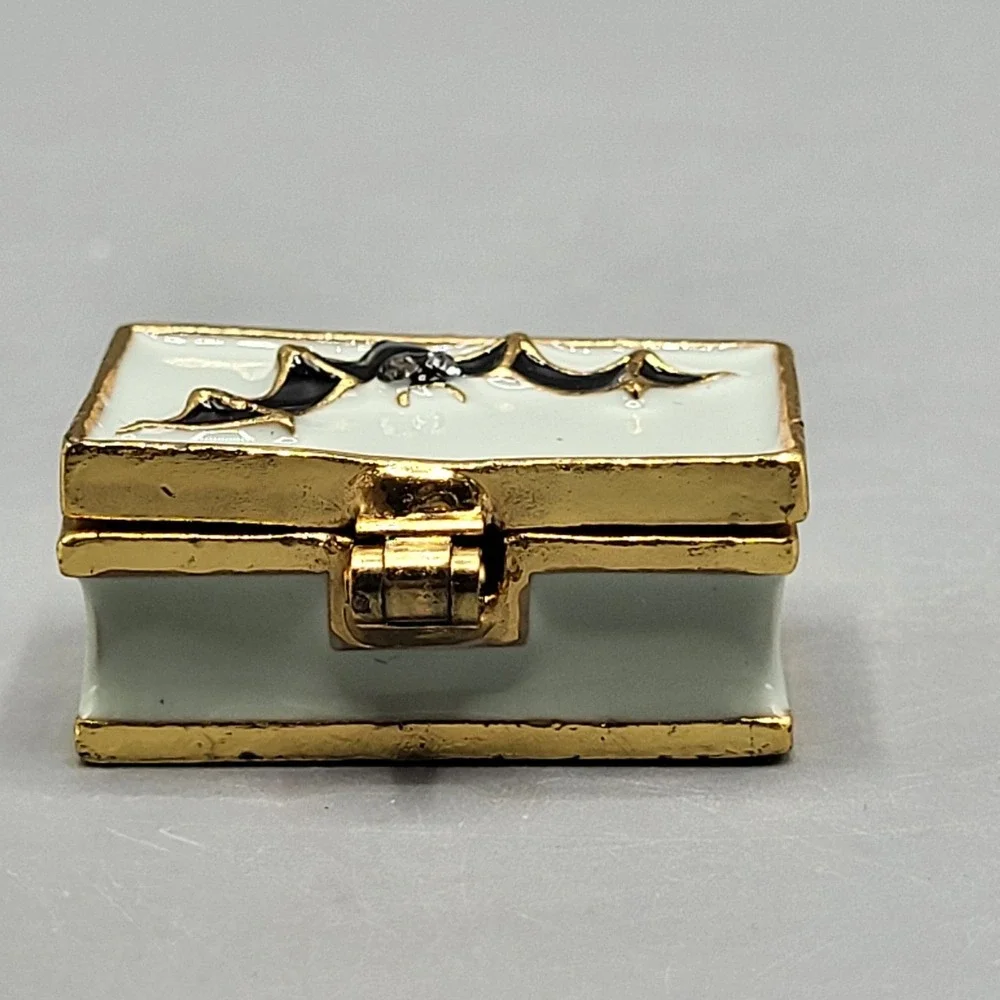 Work of Art Halloween Trinket Box Bat Enamel Hinged Magnetic Shelf Decor